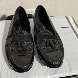 Towncraft Black Leather Loafers with Woven Detail